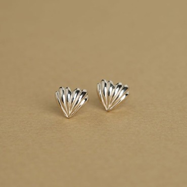 Heart Shell Earrings